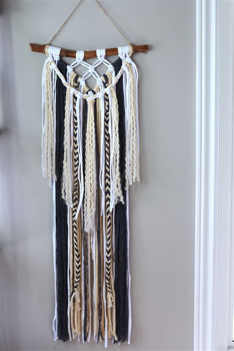 Easy DIY Macrame Wall Hanging in 15 Minutes | Feeling Nifty