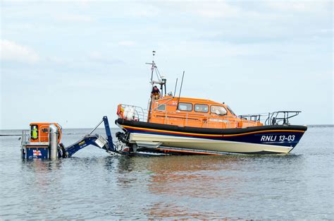 Exmouth RNLI Shannon Class Lifeboat R & J WELBURN | Pilot boats, Water ...