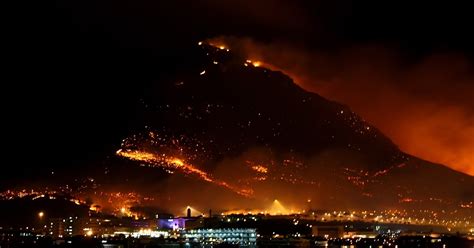 Today Table Mountain Fire - Evacuations As Fire Rages On Table Mountain Cape Town Sapeople ...