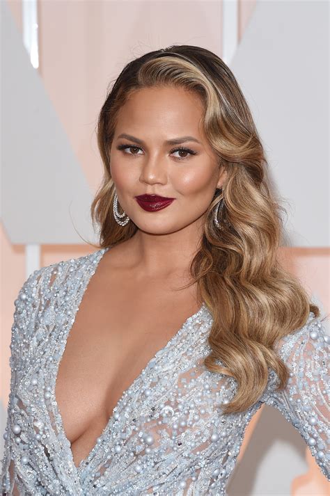 7 Times 2015 Billboard Music Awards Host Chrissy Teigen Was A Body Positive Style Icon