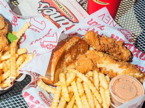 Raising Cane's was the best fast food we ate in 2017 - Business Insider