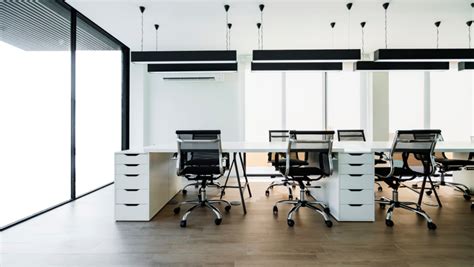 Ergonomic Office Desks: How to Create a Productive and Comfortable Work ...