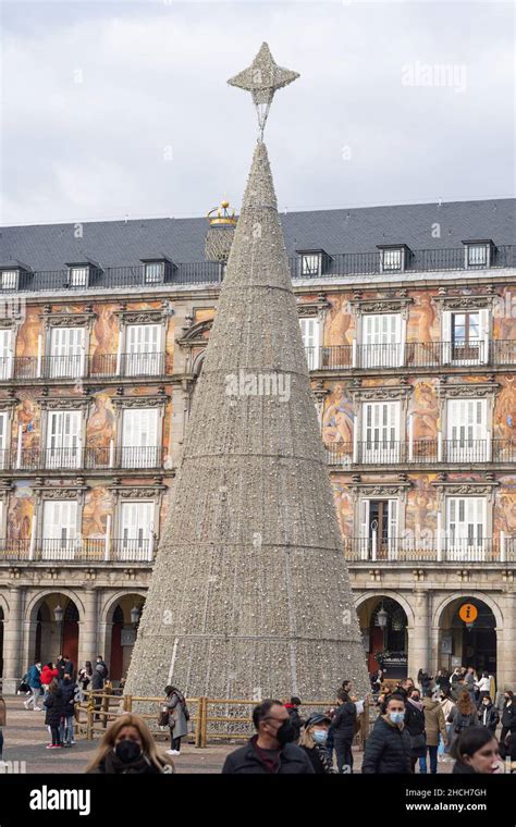 Plaza Mayor Christmas Tree Stock Photo - Alamy