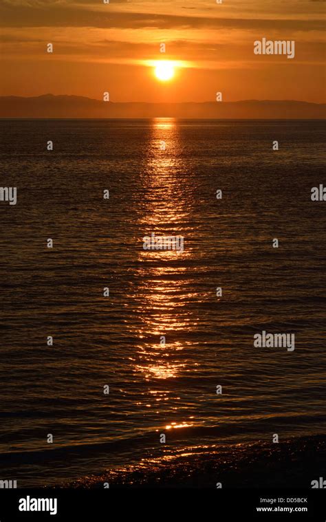 Sea of ??Japan at sunset Stock Photo - Alamy