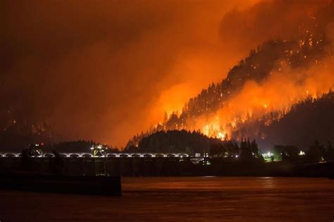 Eagle Creek Fire Explodes, Jumps River, Now Burning Both Oregon & | Eagle creek, Multnomah falls ...