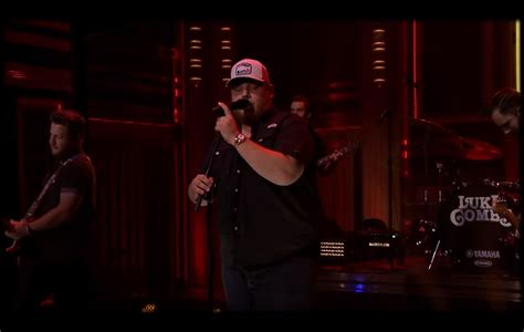 Watch Luke Combs' "Beer Never Broke My Heart" Performance on 'Fallon'