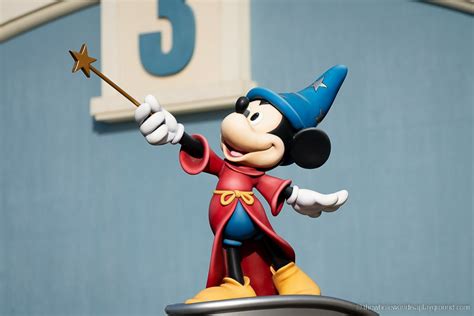 11 Ways to See Mickey Mouse at Disneyland Paris (2024) | The Whole ...