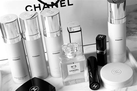 Shopping nowCHANEL Gives Us 3 New Ways to Experience Chance Perfume ...