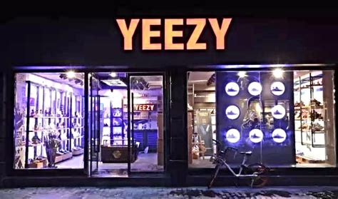 China's fake Yeezy store looks really slick, TBH | Mashable