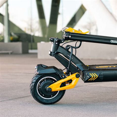 Best Long Range Electric Scooters (20-80 Miles) - August 2021