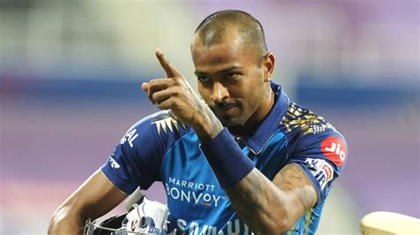 Hardik Pandya Smashes 60 off 21 as Mumbai Recover to Post 195/5