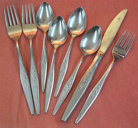 ONEIDA WOODMERE COMMUNITY 8pc STAINLESS FLATWARE SILVERWARE