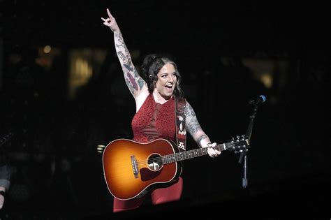 Ashley McBryde headlines RodeoHouston after opening for George Strait