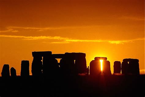 Widows to the Universe Image:/the_universe/uts/images/stonehenge_sunset_big.jpg