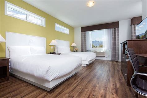 Econo Lodge Inn & Suites - Okanagan.com