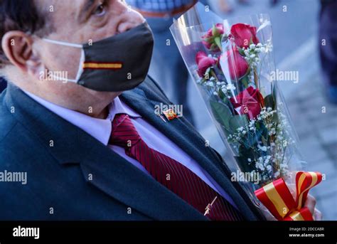 Mingorrubio, Spain. 20th Nov, 2020. People bring flowers to dictator ...