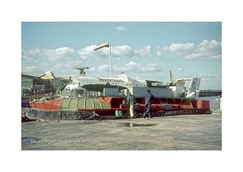 9084- Isle Of Wight Hovercraft - Framers, Picture Framing and Gallery