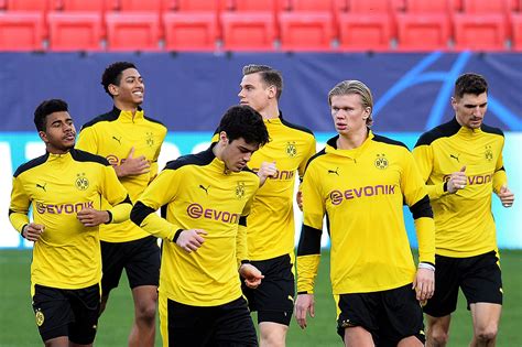 Watch Sevilla vs Borussia Dortmund: Live Stream, TV info