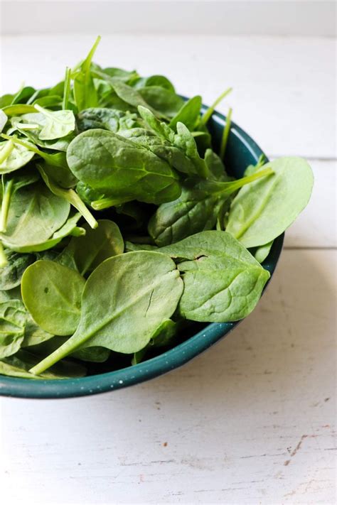 Garlic Butter Sauteed Spinach - Season & Thyme