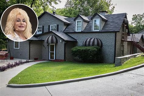 Dolly Parton's Modest Former Nashville Home Sells for $850,000