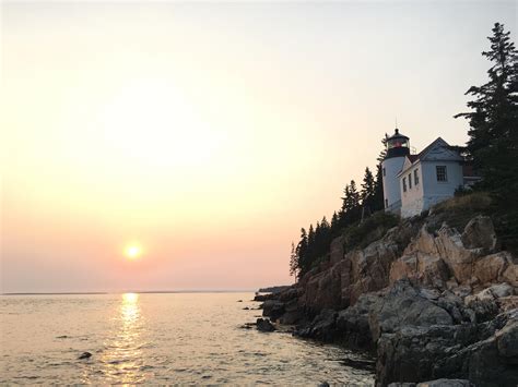 This lighthouse on the Maine coastline : r/pics