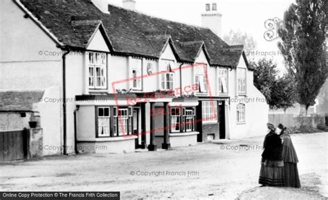 Photo of Yateley, The White Lion Inn 1906 - Francis Frith