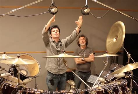 Secrets of Drum Recording with Simon Phillips - Produce Like A Pro