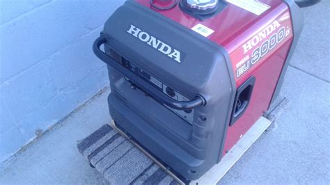 Lot Detail - HONDA EU3000IS INVERTER GENERATOR