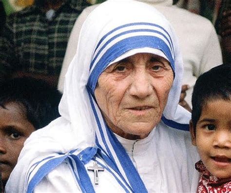 Mother Teresa Biography - Facts, Childhood, Family Life & Achievements