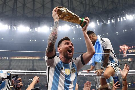 Lionel Messi's 2022 World Cup Jersey Booms on StockX