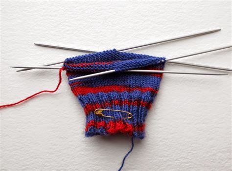 Example of knitting on double pointed needles