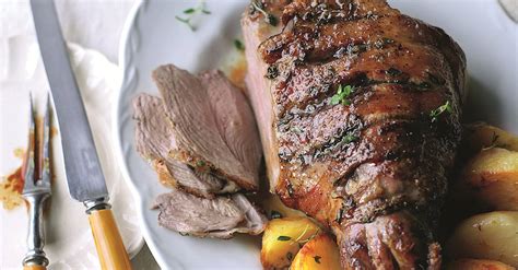 Thyme-glazed roast lamb recipe with honey and cider gravy | House & Garden