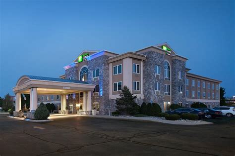 HOLIDAY INN EXPRESS & SUITES SAGINAW, AN IHG HOTEL - Updated 2024 ...