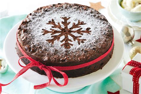 8 Christmas Cake Recipes To Help You Forget About The 2020 Blues