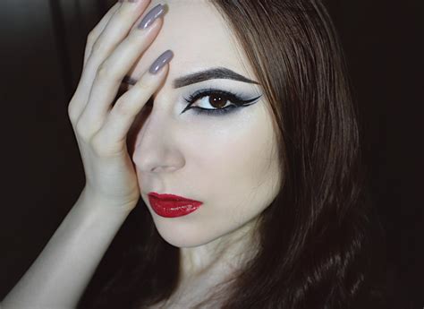 Captivating Goth Smoky Eye with Double Eyeliner | Step-by-Step Makeup Tutorial — Moon & Sugar