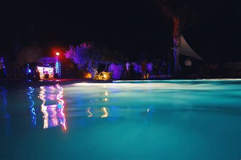 5 Tips to Guarantee that Your Pool Party Makes a Big Splash - Mobile Disco Hire and DJs in the UK