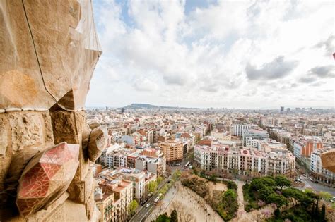 Barcelona: Fast-Track Sagrada Familia and Towers Guided Tour | GetYourGuide