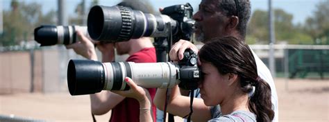 Students in Cronkite's sports photojournalism class go to the fields to ...