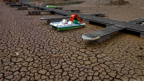 Spain's drought a 'national concern,' PM says – DW – 04/19/2023