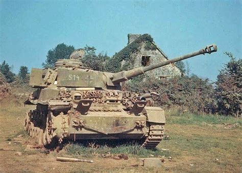 Heres a great colour photograph of a camouflaged Panzer IV… | Flickr