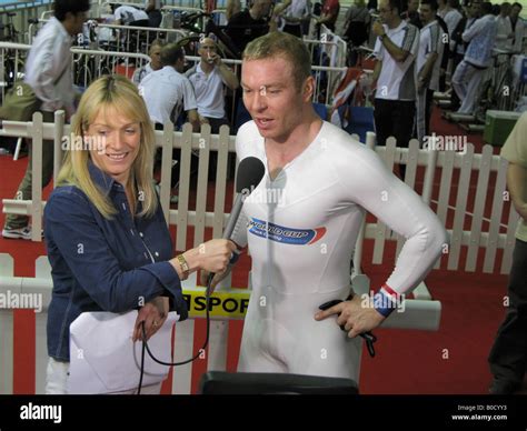 Jill Douglas of BBC television interviews Chris Hoy World Champion Stock Photo: 17495719 - Alamy