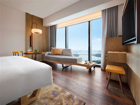 Singapore Hotel Suite with Living Room | Andaz Singapore