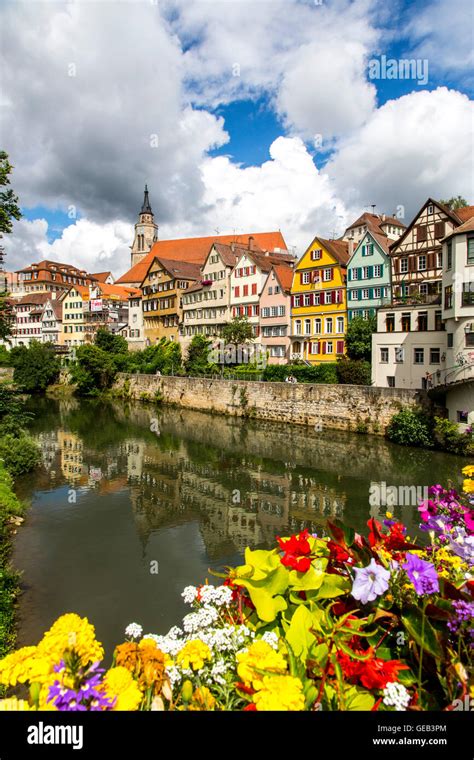 Old Town skyline of Tübingen, Neckar front with Collegiate Church ...