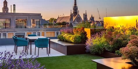 London Roof Garden – Bowles & Wyer