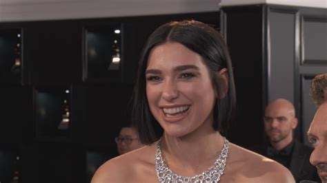 Dua Lipa Can't Stop Crying at 2019 Grammy Awards | E! News