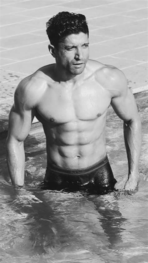 Farhan Akhtar Workout Routine and Diet Plan | Workout diet plan ...