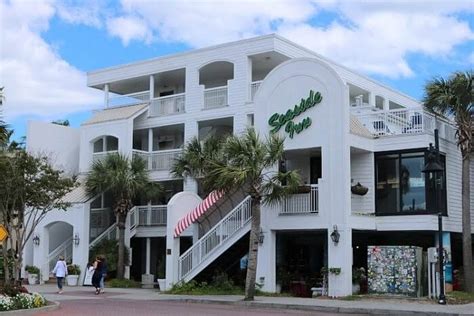 Seaside Inn, Isle of Palms, SC: Beach and History Combo