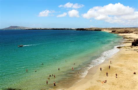 Les plus belles plages de Lanzarote | Lanzarote, Voyage tenerife, Canaries