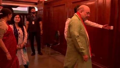 Home Minister Amit Shah visits Prime Ministers' Museum with wife Sonal ...