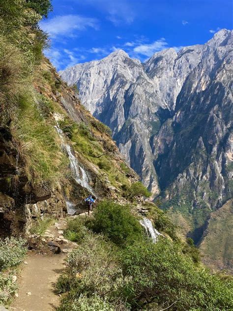 Hiking China's Popular Tiger Leaping Gorge - The Thousand Miler